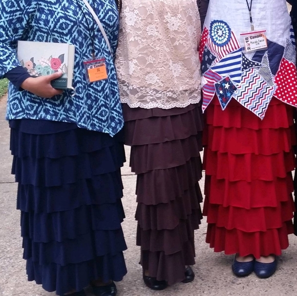 Brown ruffled skirt - Picture 3 of 5